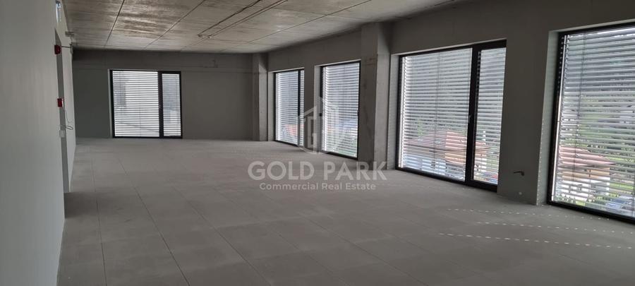 Birouri/ Clinica - 10 Parcari- Zona VIVO- Open Space / Terase - 4