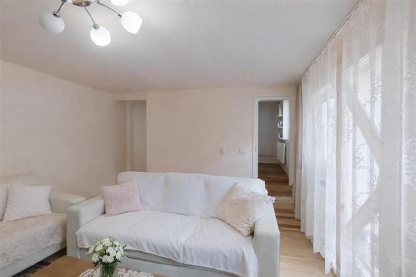 Un colt de liniste la poalele Tampei, Schei -  Casuta singura in curte, Brasov - 7