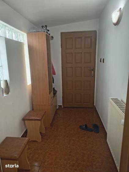 Casa cu curte, pivni?a ?i centrala pe gaz in zona urbana - 5