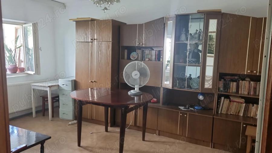 Vand apartament in centrul ora?ului Tulcea deasupra restaurantului Tridentul mare - 1