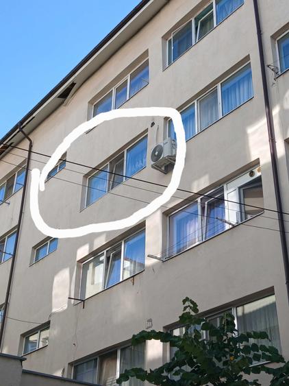 Garsoniera de vanzare slatina .allea macului etaj 3 , dormitor mobilat , dispune de aer conditionat se vinde cu tot ce se vede in poze - 7
