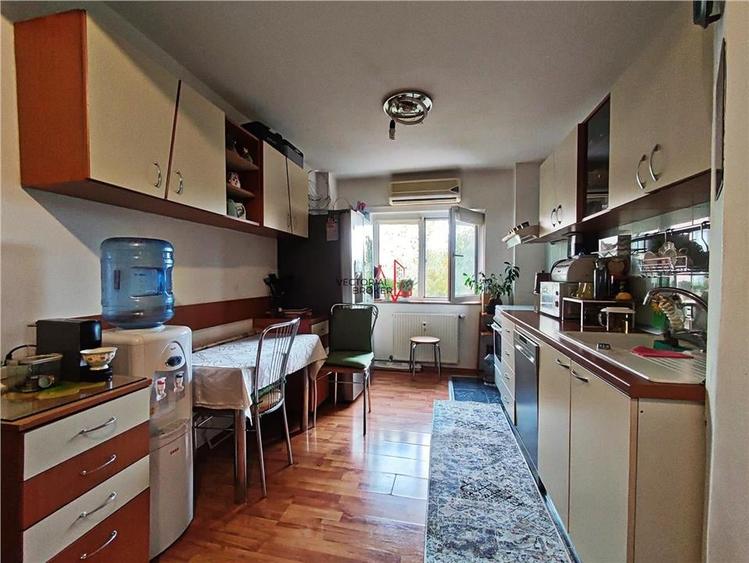 Calea Mosilor,  et.4/8, la 8 min de metrou OBOR - 7