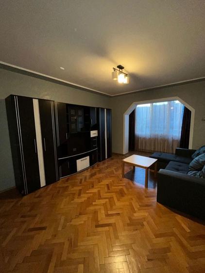 Apartament cu doua camere - decomandat 56 mp - 1
