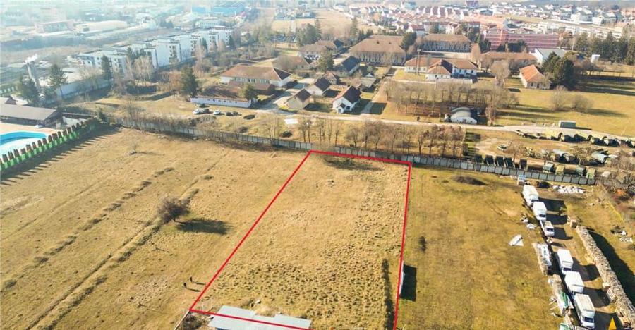 Teren intravilan, pe 3.500 mp, pozitie apreciabila, Grivitei - 9