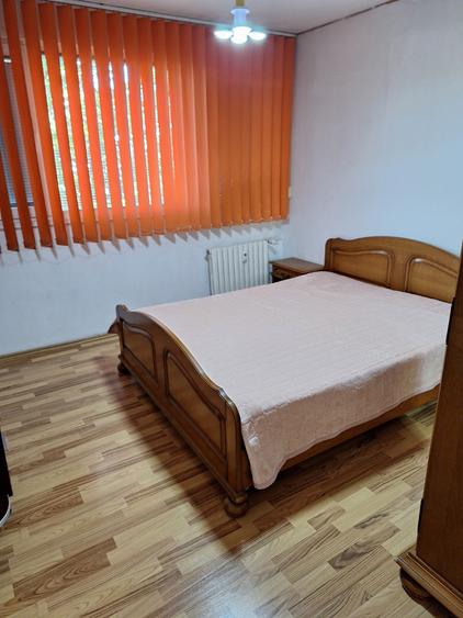 Apartament cu 2 camere decomandat în Drumul Taberei
