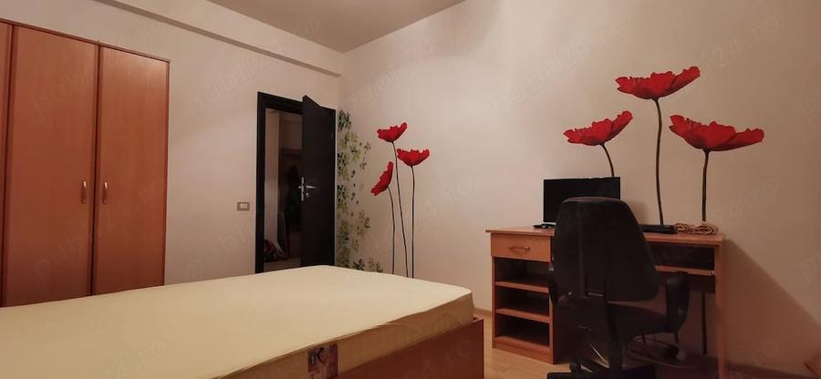 Garsonieră decomandată în Roșu