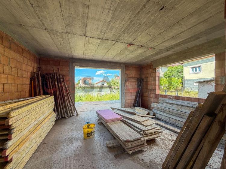 Duplex cu 4 camere cu Canalizare în Borhanci