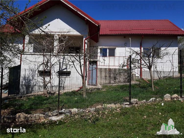 Casă cu 6 camere cu Teren 402 Mp în Tomșani