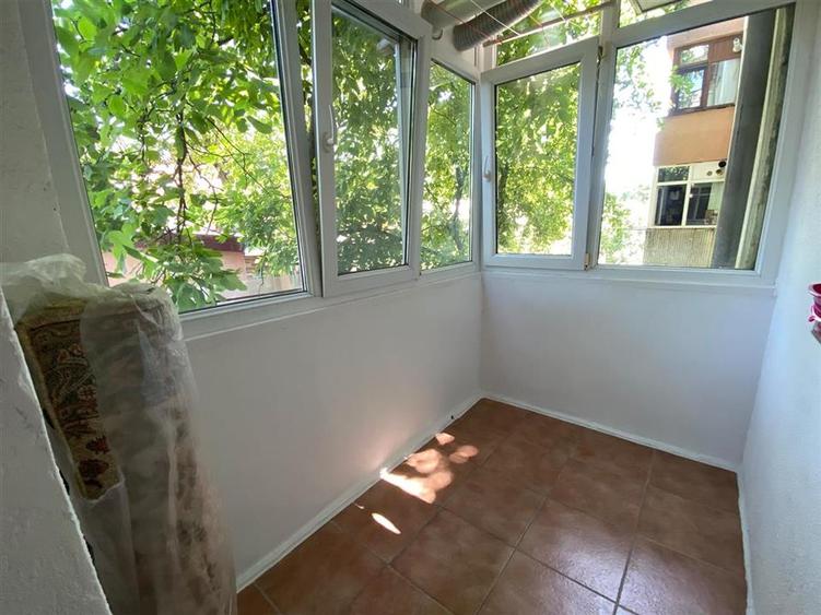 Apartament cu 2 camere decomandat în Podul de Fier