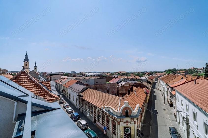 Penthouse 4 camere, ultracentral, Oradea. 800 000 E. Comision 0 - 11