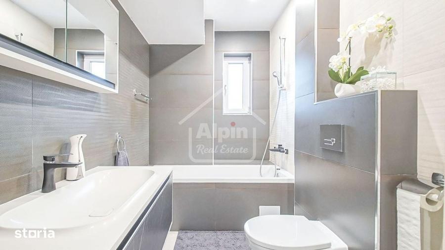 Apartament cu 4 camere decomandat în Tractorul