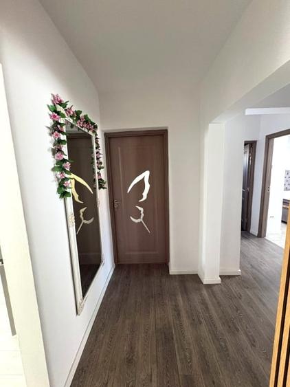 Apartament cu 3 camere în Cetate