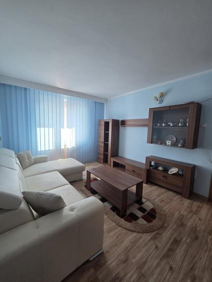 Garsonieră decomandată, mobilată în Peninsula
