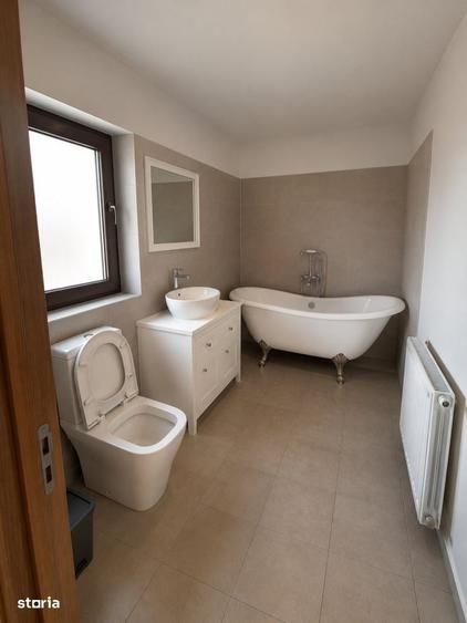 Casă cu 4 camere în Varlaam