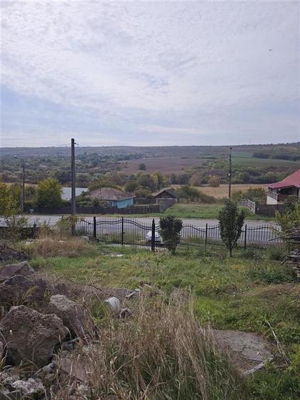 Casă individuală cu 3 camere cu Teren 3841 Mp în Schitu Duca