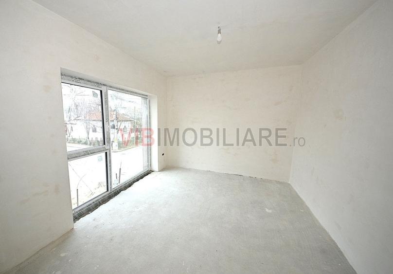 Casă cu 4 camere cu Teren 240 Mp în Central