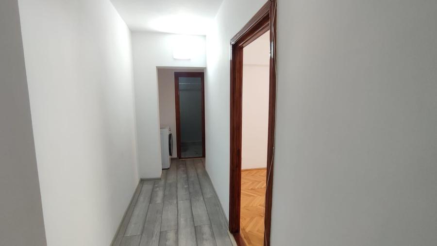 Apartament cu 2 camere în Micro 20