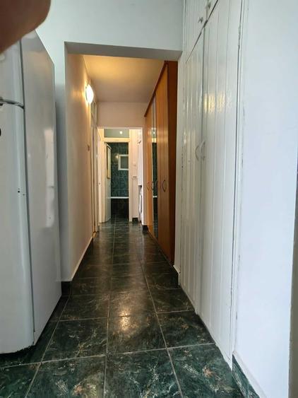 Apartament cu 3 camere decomandat în Moara