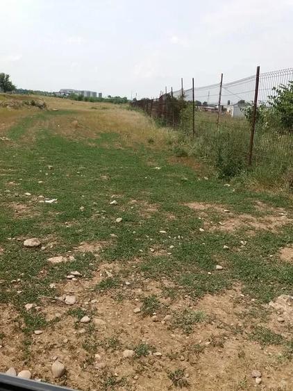 Teren de 5000 mp, în Central