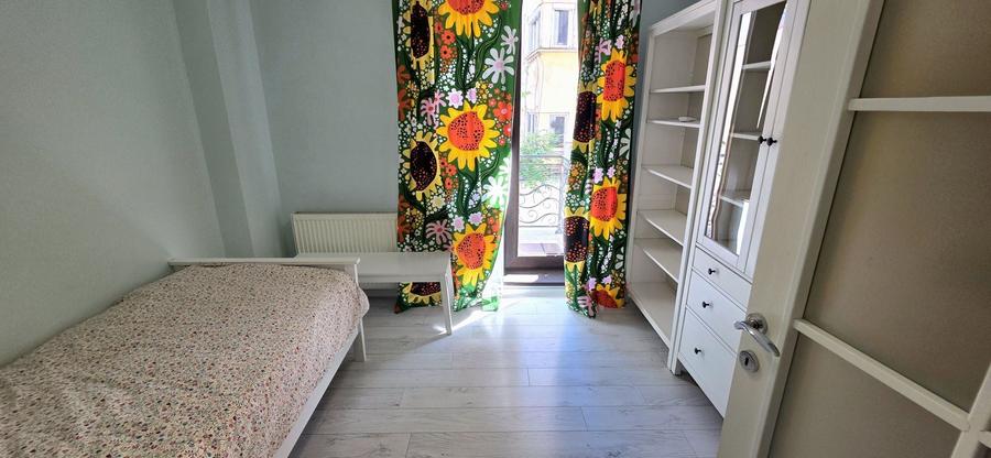 Apartament cu 4 camere decomandat în Cișmigiu