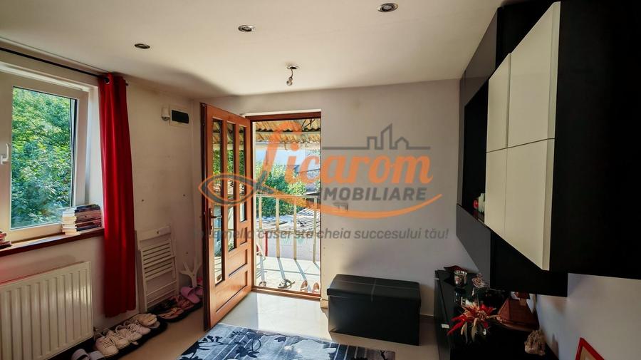 Apartament cu 2 camere decomandat, mobilat în Blumăna
