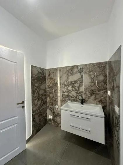 Casă cu 3 camere cu Canalizare în Utvin