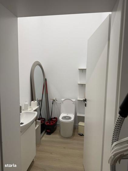 Spațiu comercial, de 75 mp, în Central