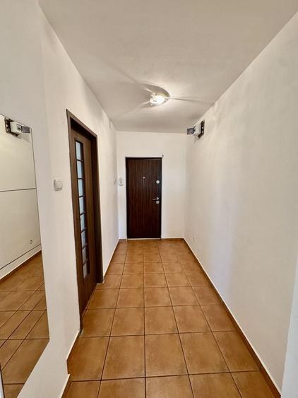 Apartament cu 2 camere semidecomandat în Văcăresti
