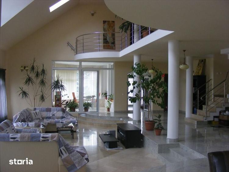Casă cu 7 camere cu Teren 1200 Mp în Sângeorgiu de Mureș