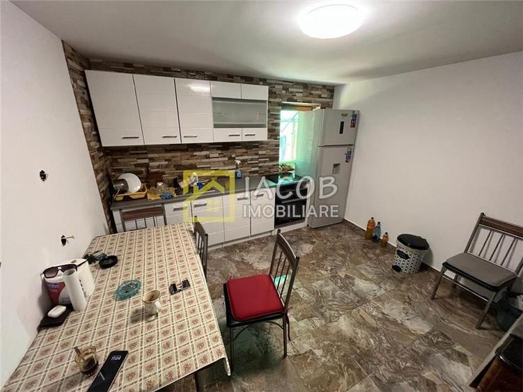 Casa parter (caramida) cu anexa (BCA) pe un teren 1180 mp, sat Strugari, jud Bac - 11