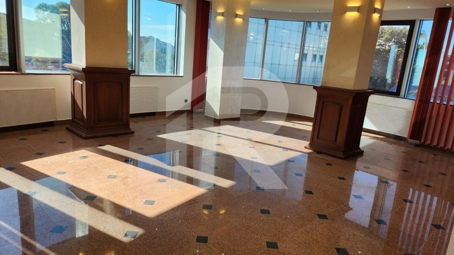 Spațiu premium birouri sau clinică, 2 corpuri, 12 parcări, lift, terasă - 7500 E - 23