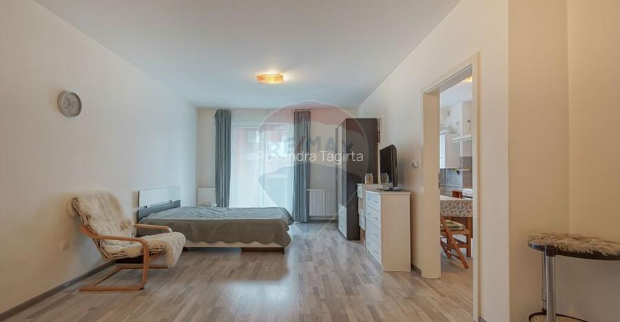 Garsoniera spa?ioasa cu priveli?te Avantgarden etaj i... Garsoniera spa?ioasa cu priveli?te Avantgarden etaj i...