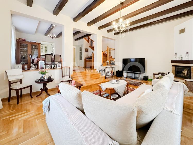 Casa individuala in stil rustic curte 450 mp in zona Belvedere Casa individuala in stil rustic curte 450 mp in zona Belvedere