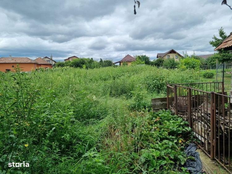 Teren generos 1411 mp cu casa veche si utilitati, zona centrala - 1