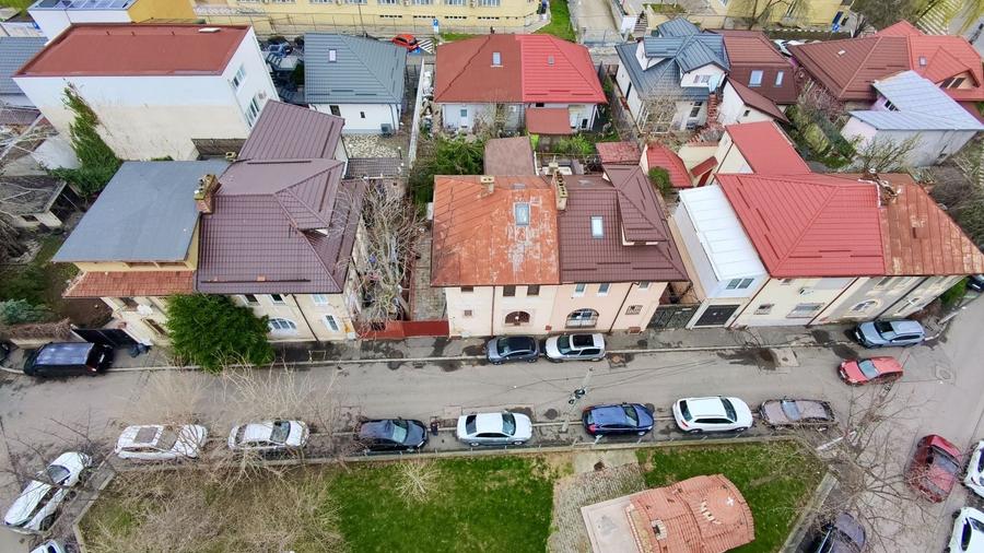 Vila 180 mp desfasurati cartier de case Belvedere Regie - 2