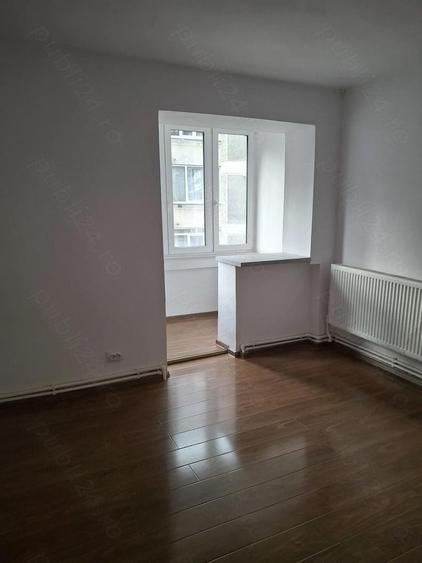 Apartament de inchiriat Campulung Moldovenesc, 2 camere decomandate,etaj 2,in centru - 9
