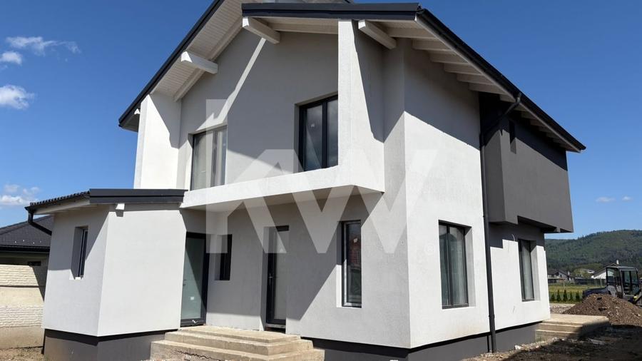 Casa individuala cu vedere spre munte in localitatea Cristian - 2