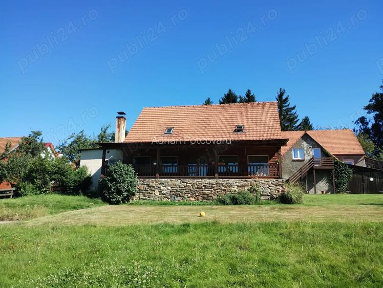 Vand pensiune la pret de apartament