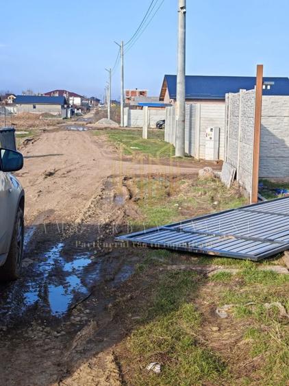 teren Comuna Berceni intrare Dobreni 400 mp deschidere 16 ml - 1