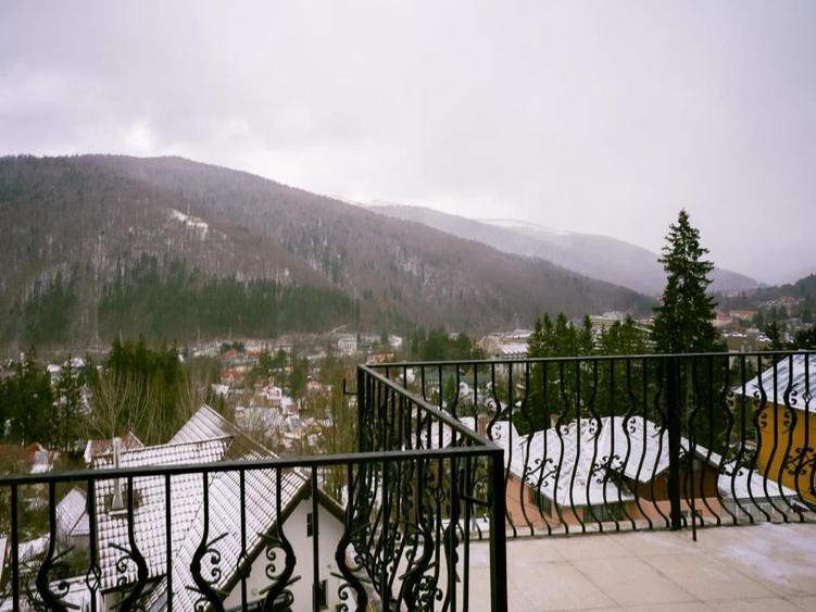 Sinaia-Central,Pensiune de vanzare-21 camere - 2