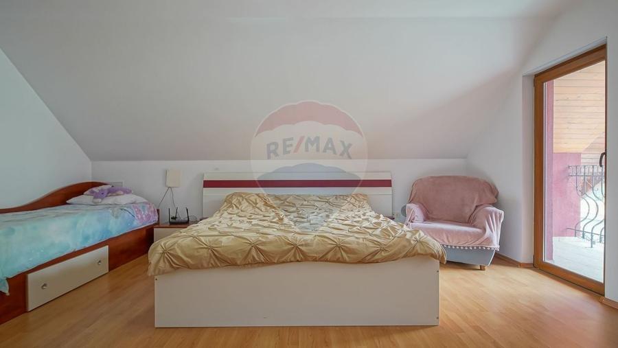 Casă complet mobilată cu garaj și panouri fotovoltaice – Codlea! - 37