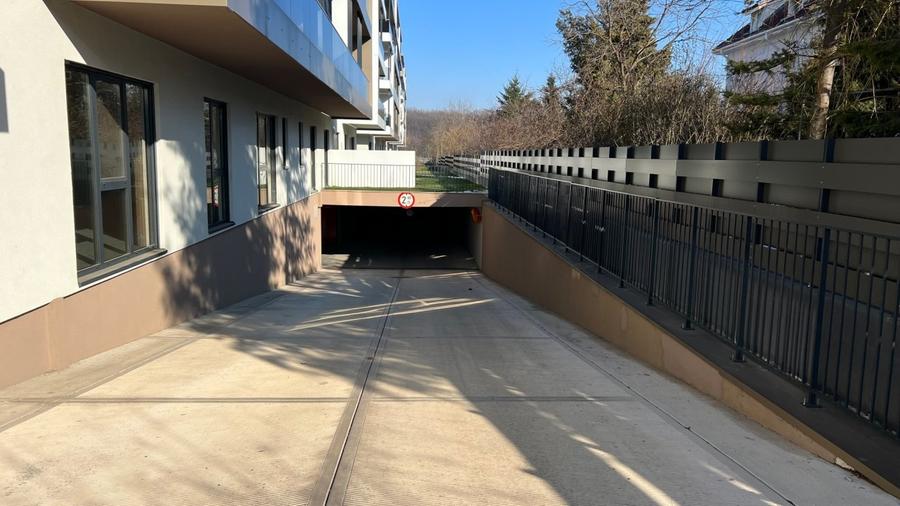 LOC PARCARE// DIRECT DIN IANCU NICOLAE -PARCARE LA -1 GRAND PIPERA PARK - 2