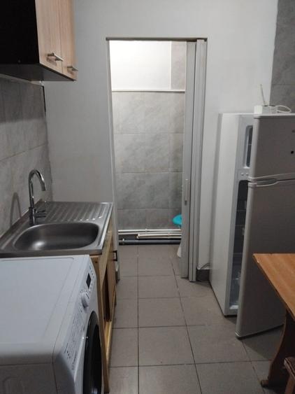 Inchiriez camera la curte - 5