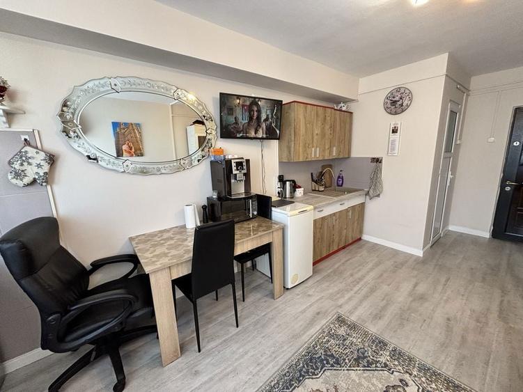 Garsoniera 24 mp , Et 2 , Stare perfecta si complet utilata - 1