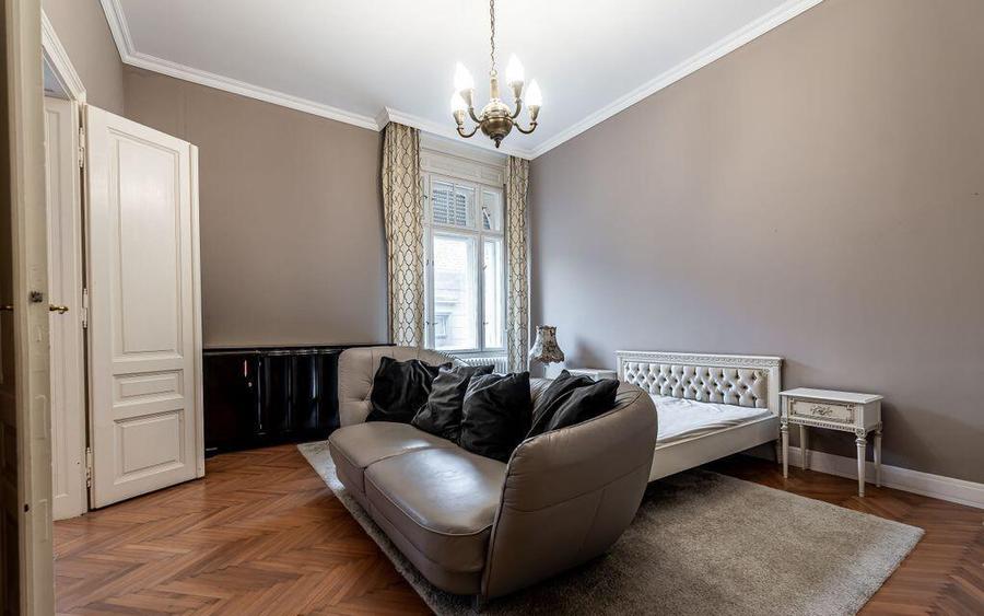 Apartament spatios cu 3 camere de LUX pe Metianu Comision 0 - 4