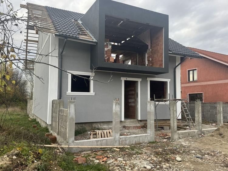 Casă cu 4 camere în Central
