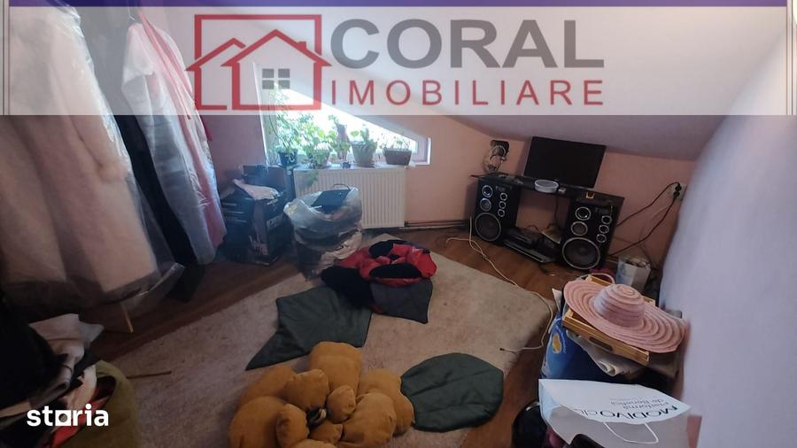 Casă cu 5 camere cu Teren 329 Mp în Decebal