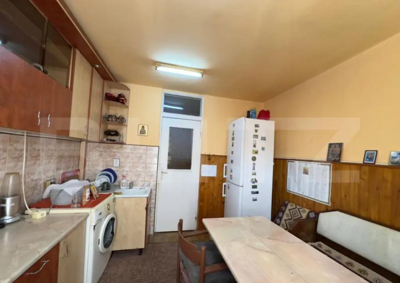 Apartament de vanzare cu 3 camere 66 mp, 2 balcoane zon - 10