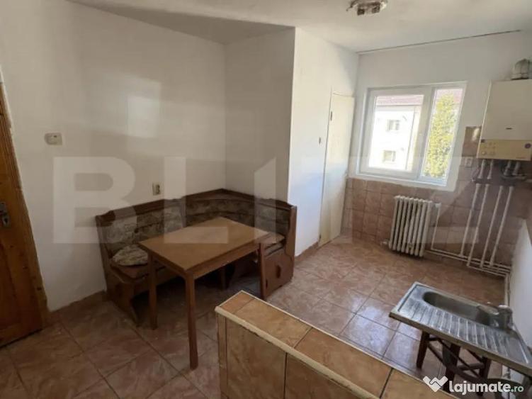 Apartament cu 2 camere, zona Centrala - 2