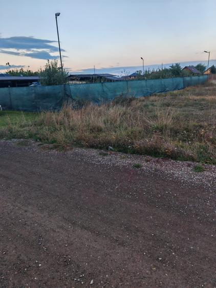 Teren Intravilan de vanzare - 4